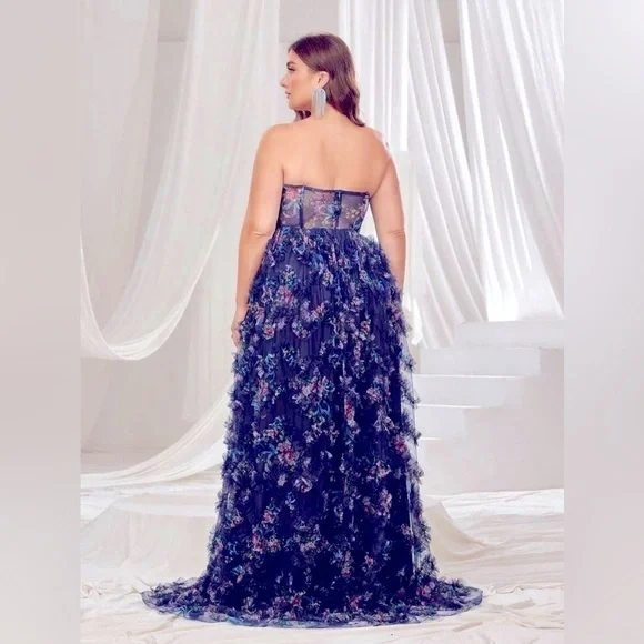 Formal Strapless Dress, Great for a Wedding or a Party ! - Picture 3 of 6